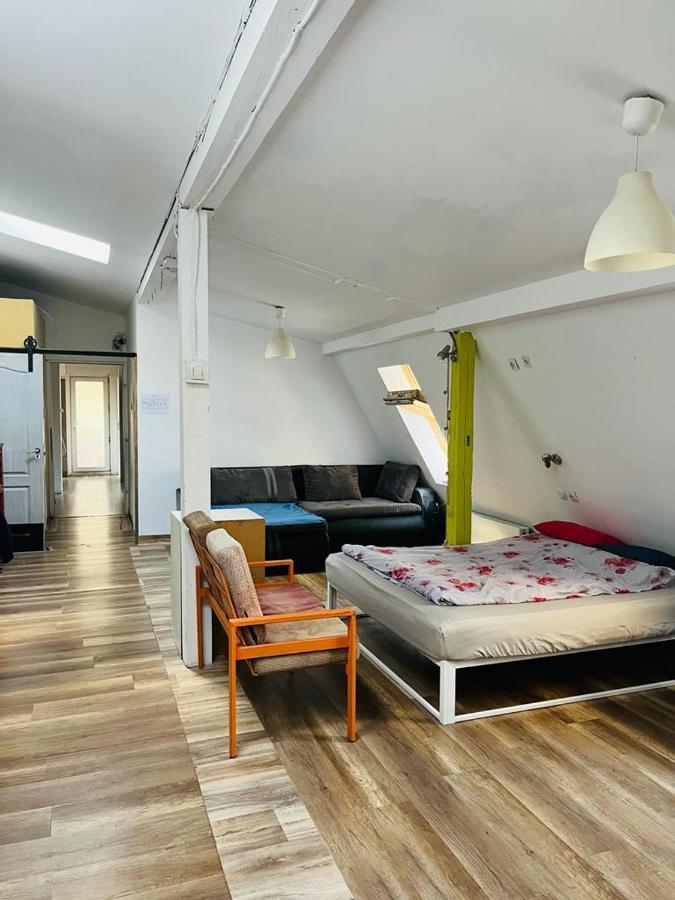 Zen Hostel คลูจ-นาโปกา ภายนอก รูปภาพ