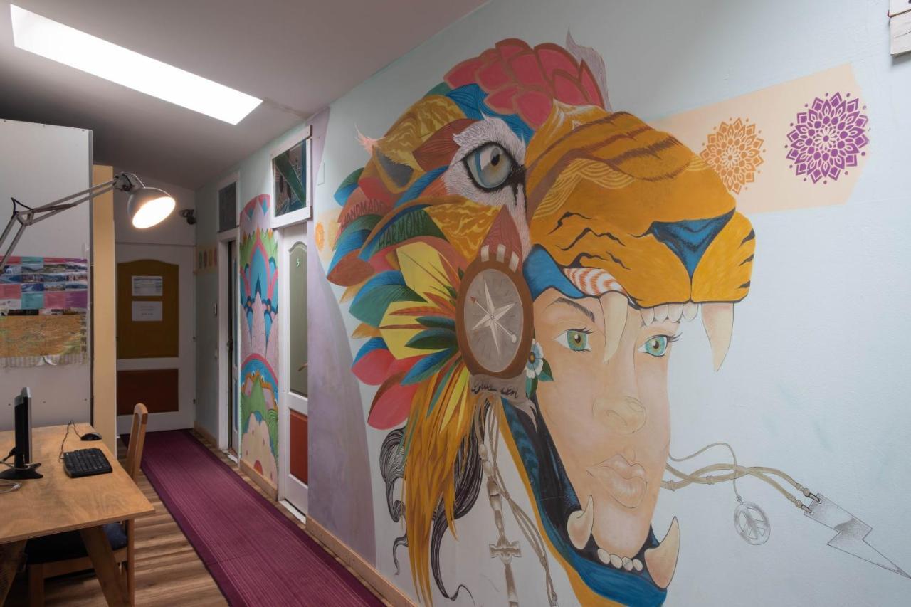 Zen Hostel คลูจ-นาโปกา ภายนอก รูปภาพ