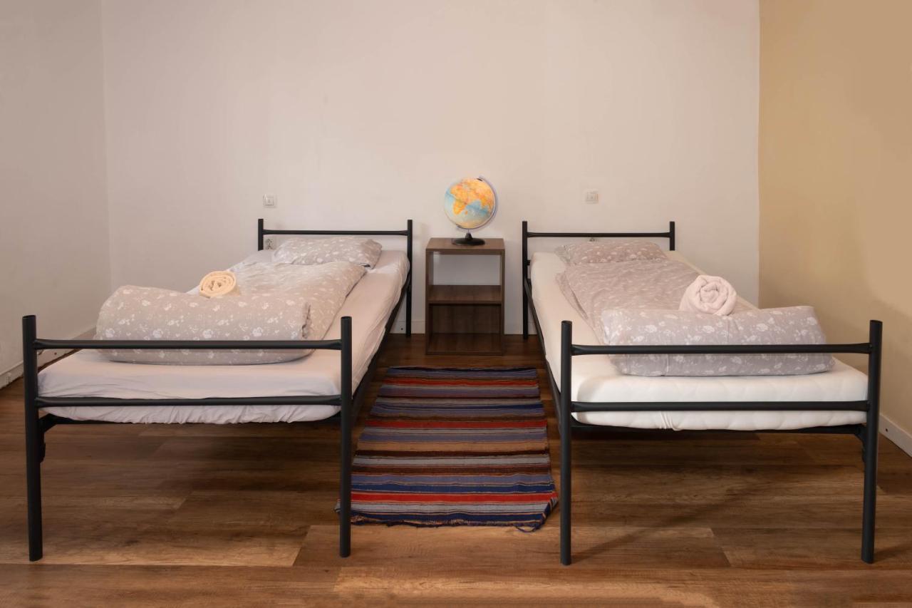 Zen Hostel คลูจ-นาโปกา ภายนอก รูปภาพ